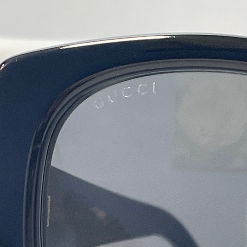 Gucci Women's Black Oversized Sunglasses - Picture 9 of 15